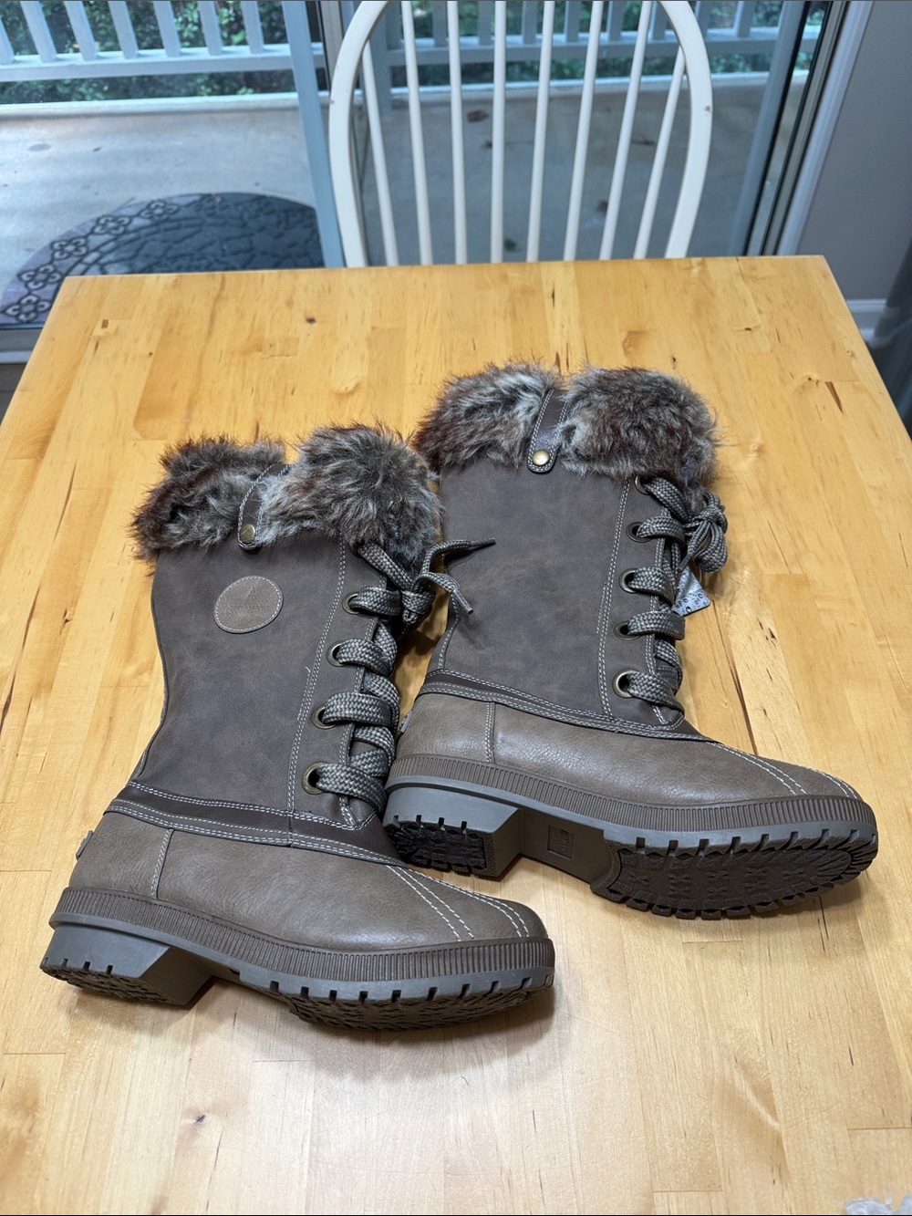 London Fog Brown Lace-Up Faux Fur Winter Boots